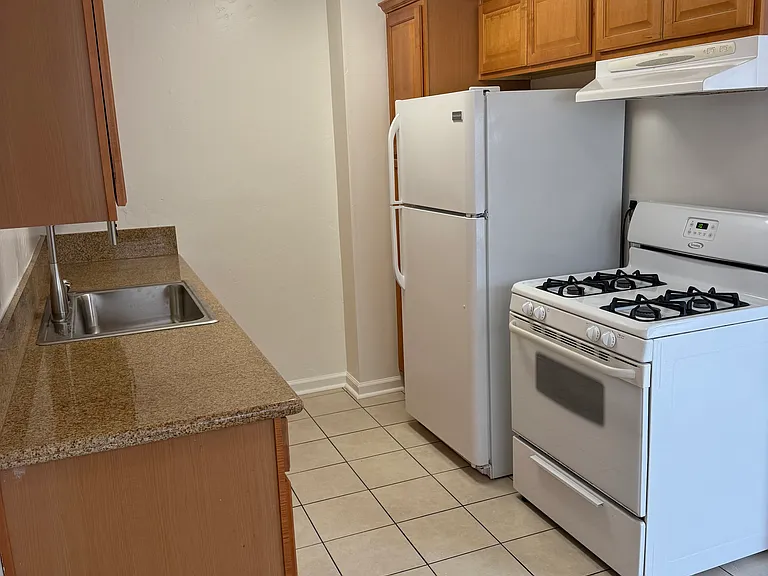 3109 1/2 Nimitz Blvd — Photo 2