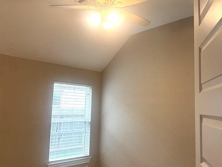 10023 Hickory Trail Ln — Photo 6