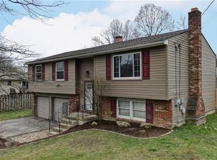 1934 Burr Oaks Ct, Austintown, OH