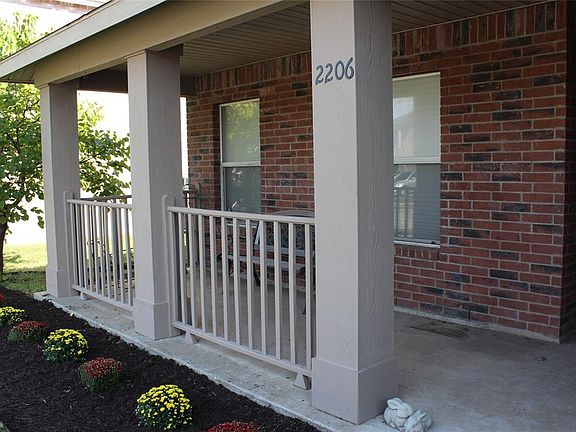 3rd image of 2206 Capstan Dr