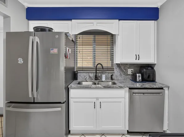 12027 GREENWAY Circle S #204, Royal Palm Beach, FL 33411