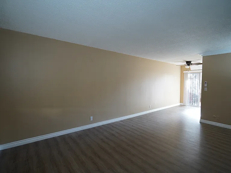 35 El Nido Ave #2 — Photo 6
