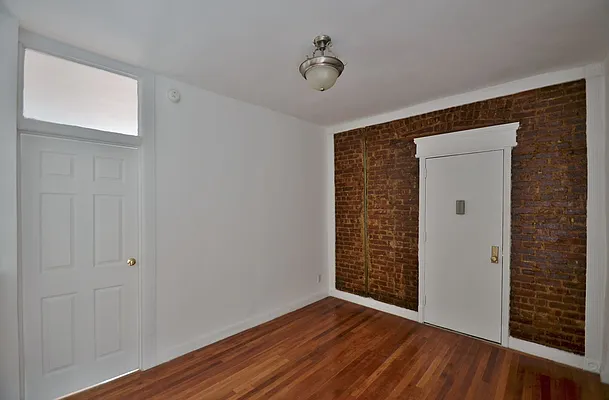 Rented by CITY SKYLINE REALTY INC | media 20