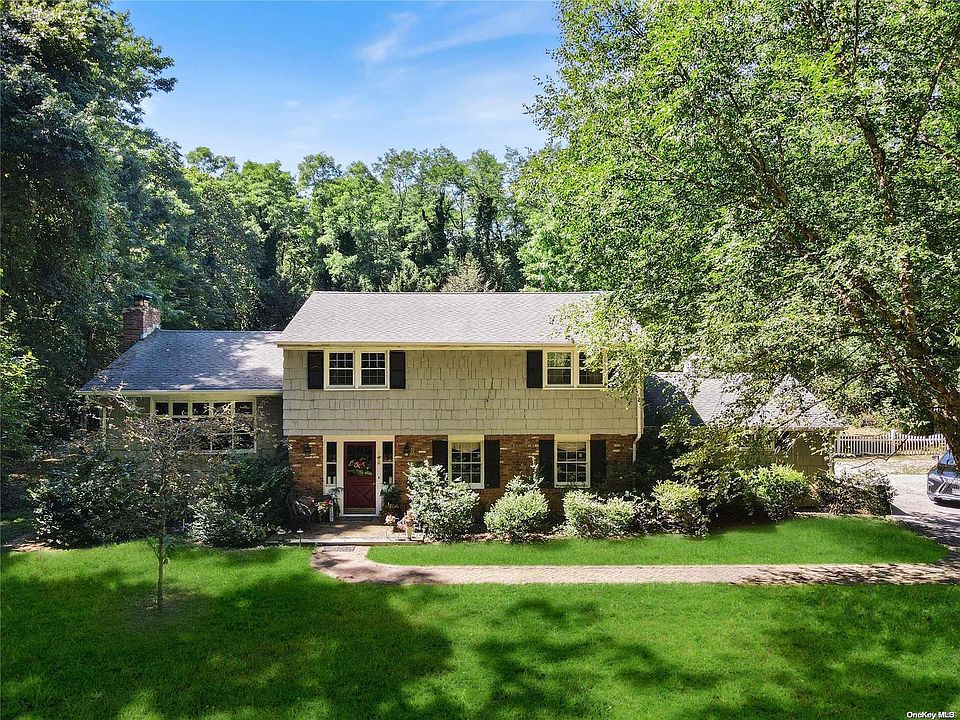 1st image of 6 Marseille Drive
