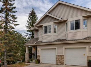 35 N Royal Oak Gdns NW, Calgary, AB T3G 5S5