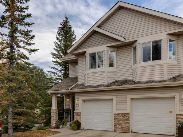 35 N Royal Oak Gdns NW, Calgary, AB T3G 5S5