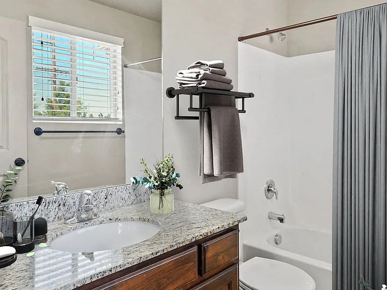 Angels Landing Townhomes — Photo 16