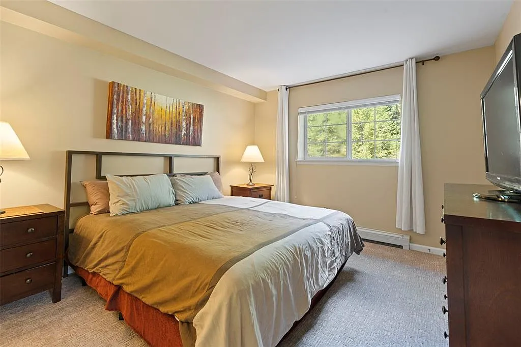 2 bed, 1125 sqft, $3,600 — Photo 1