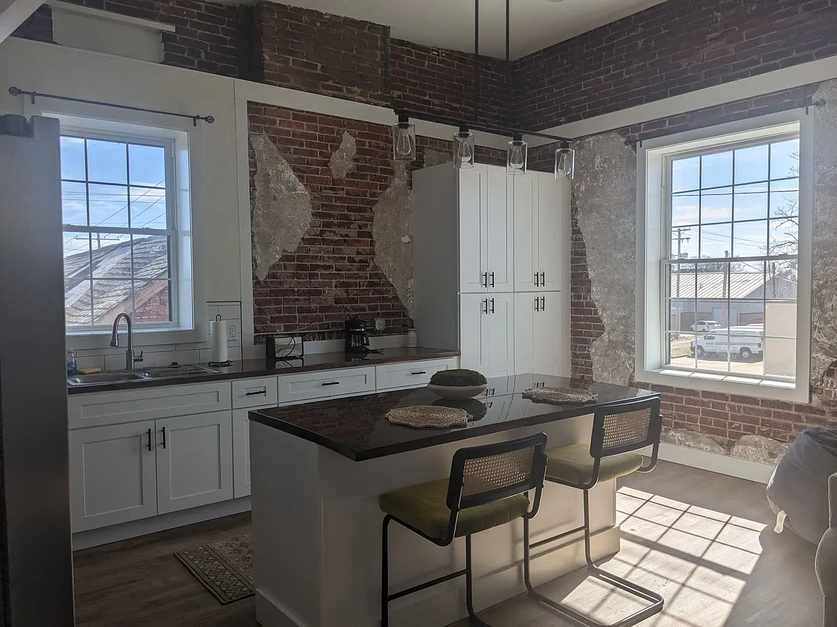 Building Photo - 728 Good Hope St #201