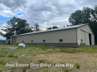 11299 Dice Rd, Freeland, MI 48623