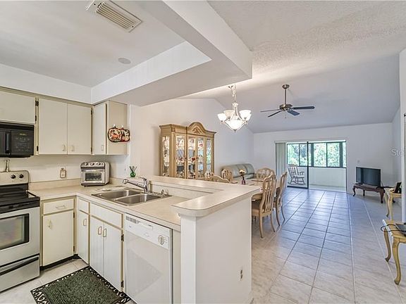 4th image of 322 Knottwood Ct #6