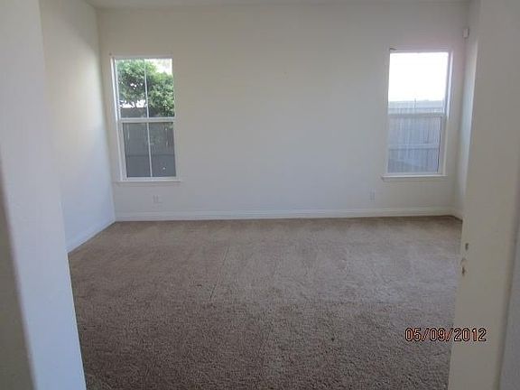 5th image of 1115 Lawrence Ln