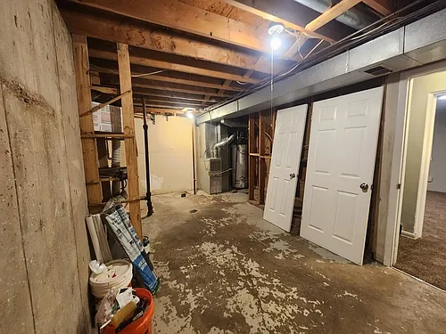 723 Fraser St — Photo 22