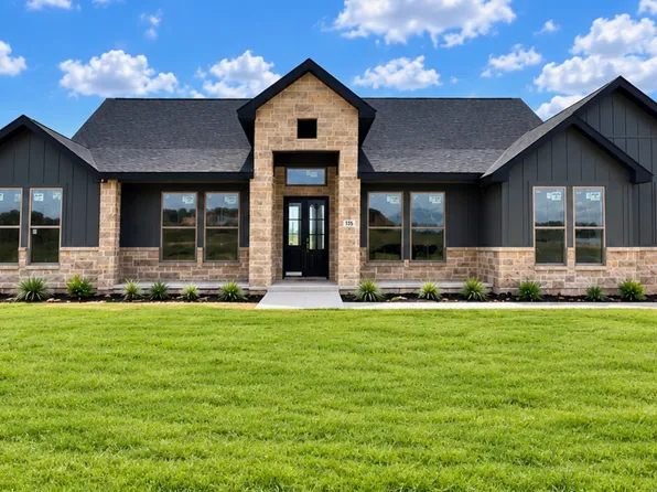 120 Pioneer, La Vernia, TX 78121