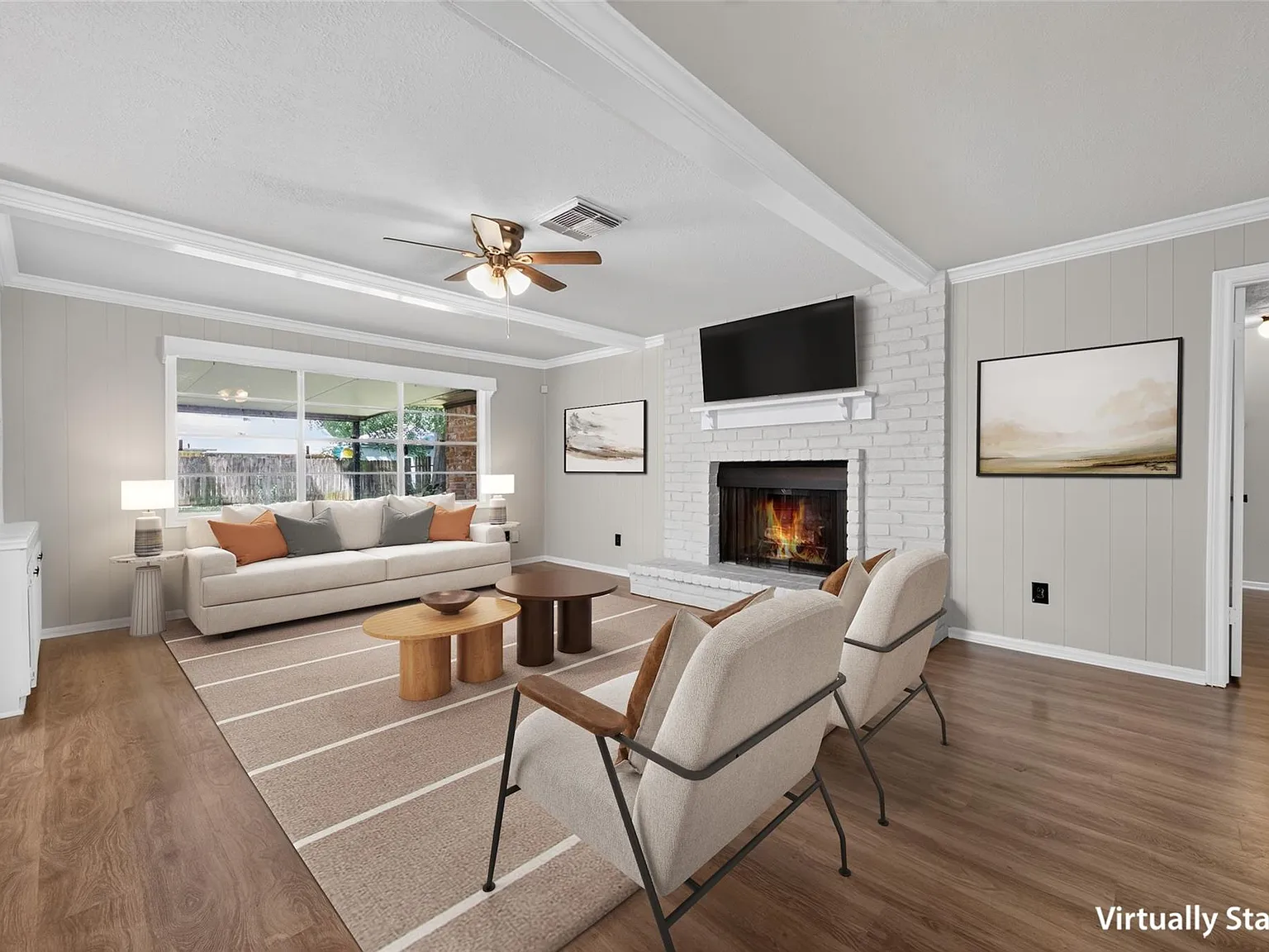 4 bed, 2.0 bath, 1962 sqft, $2,295 — Photo 2