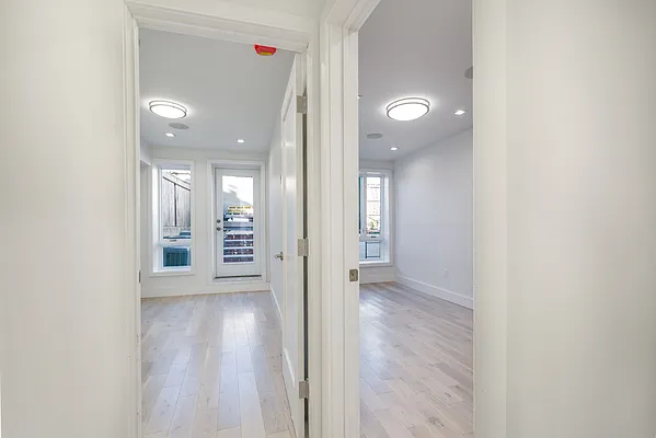 Rented by Bond New York | media 18