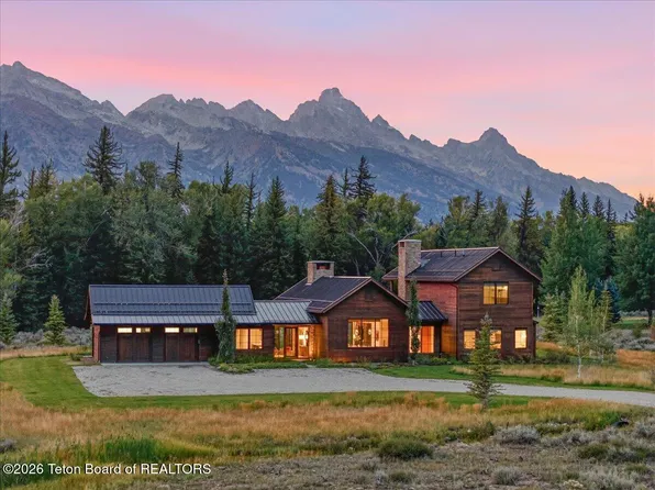 8540 Porter Loop, Jackson, WY 83001