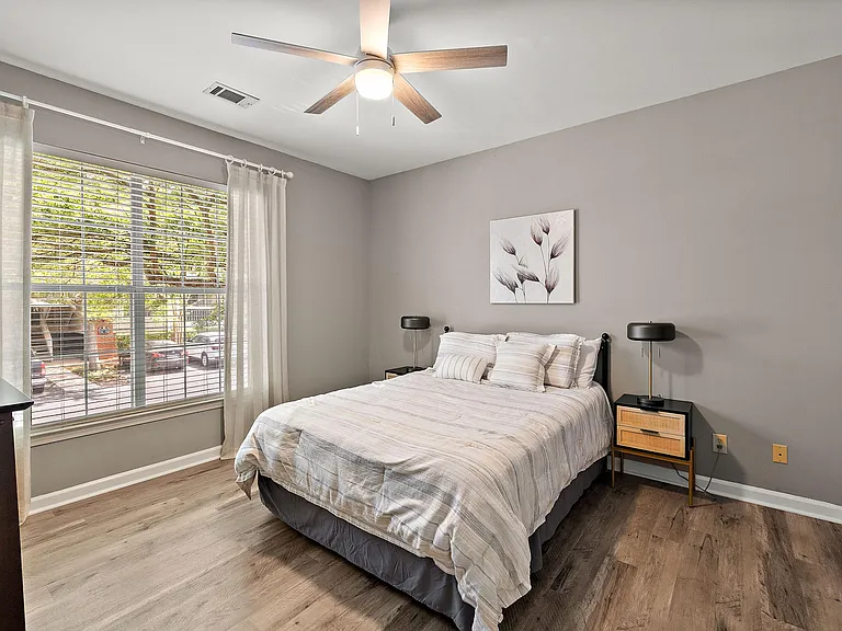 1600 Long Grove Dr #417 — Photo 9