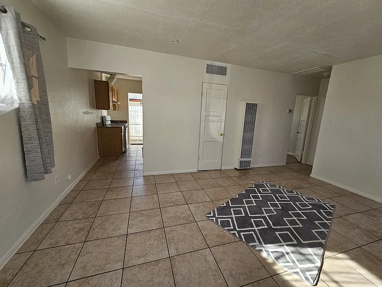 1934 E Adams St #1 — Photo 2