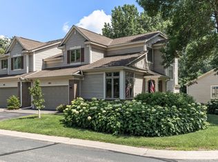 1503 Summit Shrs W, Burnsville, MN 55306