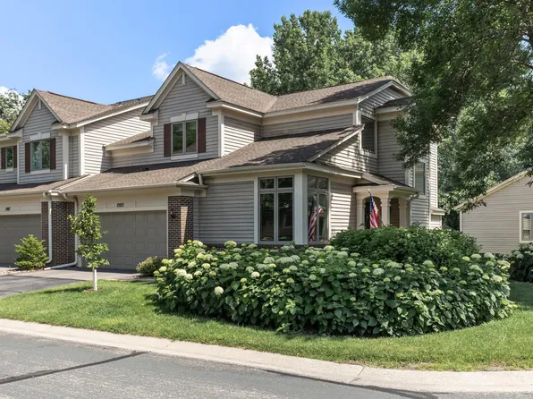 1503 Summit Shrs W, Burnsville, MN 55306