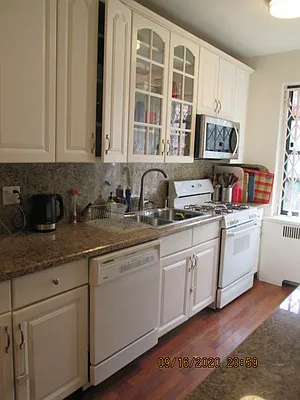 Sold by Vivian Oleen, LREB | media 2