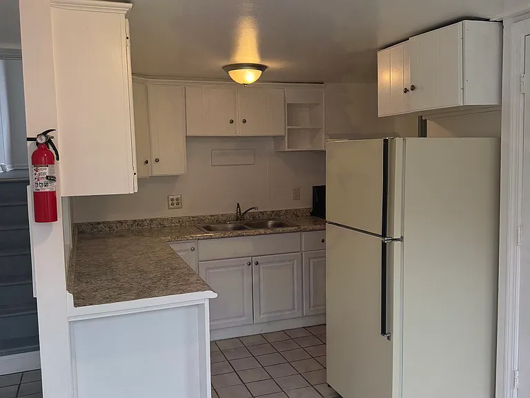 1402 Cosgrove St — Photo 14