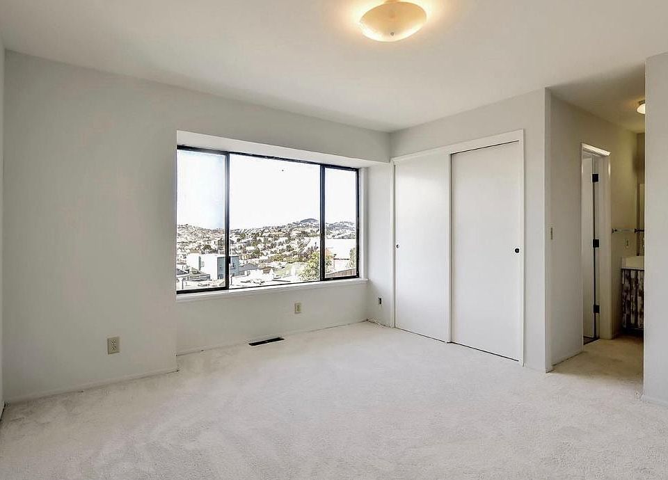 1st image of 18 Las Villas Ct