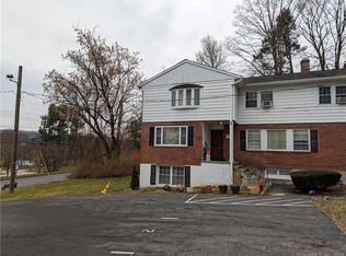 57 Park Lane Rd APT 16, New Milford, CT 06776