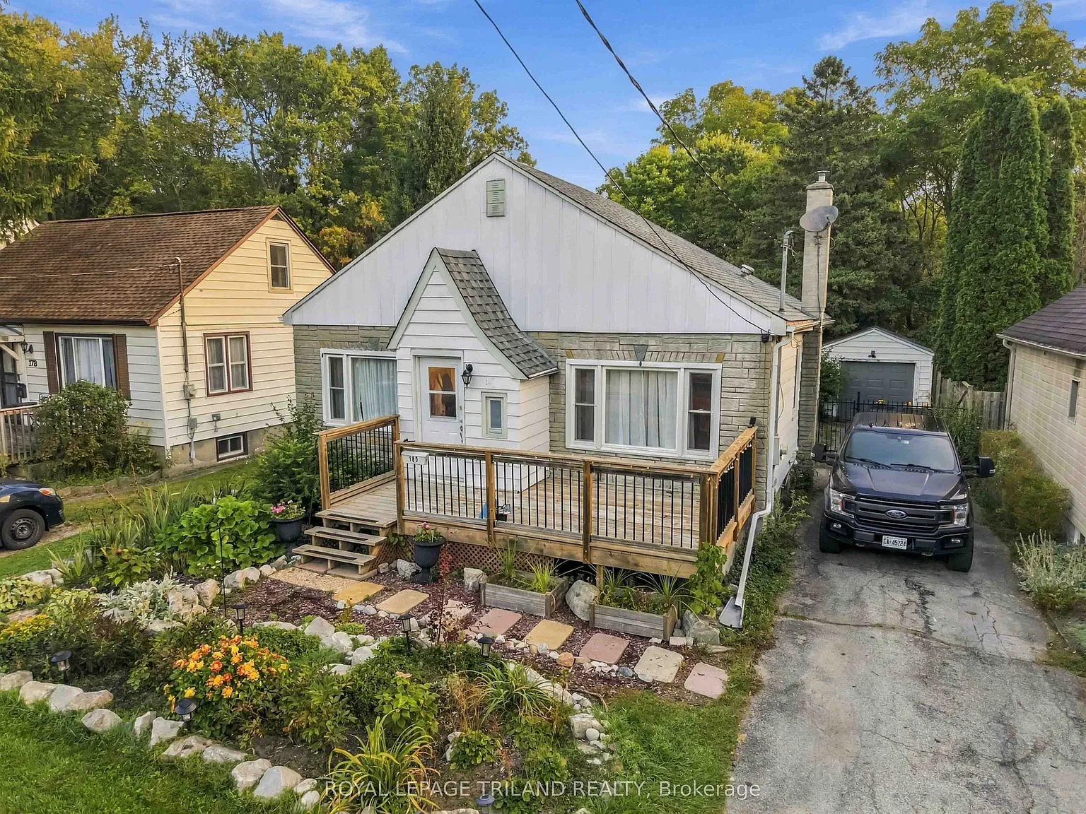 3 bed, $2,300 — Photo 2