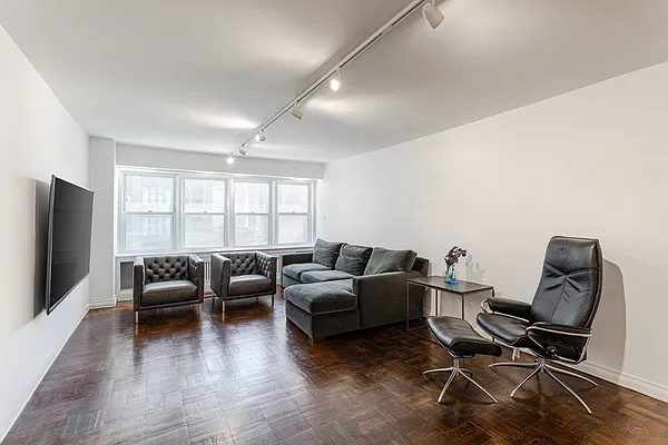 Rented by Compass | media 2