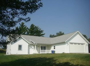 107 Ridgeway Cir, Nashua, IA 50658