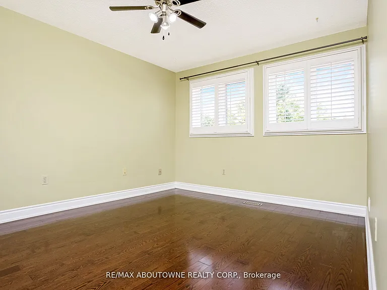 2235 Grenville Dr — Photo 25
