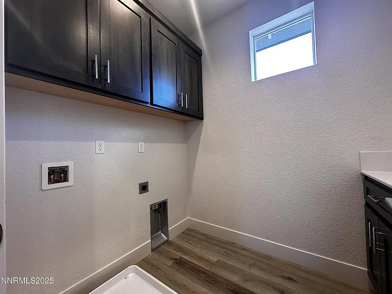 1326 Little Ln — Photo 4