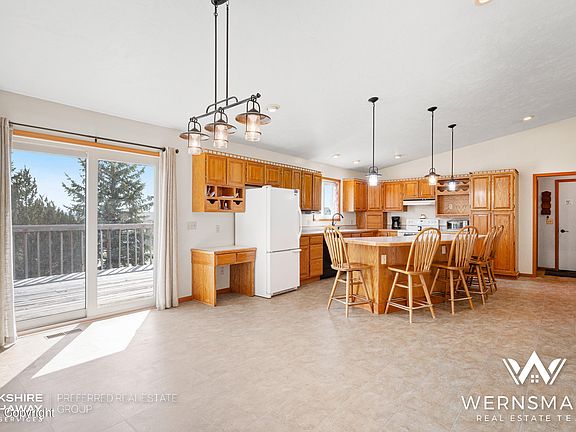 2nd image of 2400 Hillcrest Dr