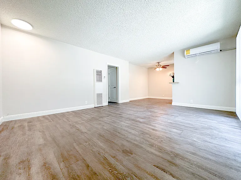 1027 S Atlantic Blvd #9 — Photo 5