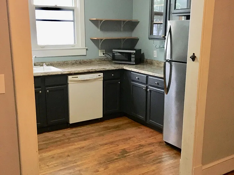 800 N Danville St — Photo 2