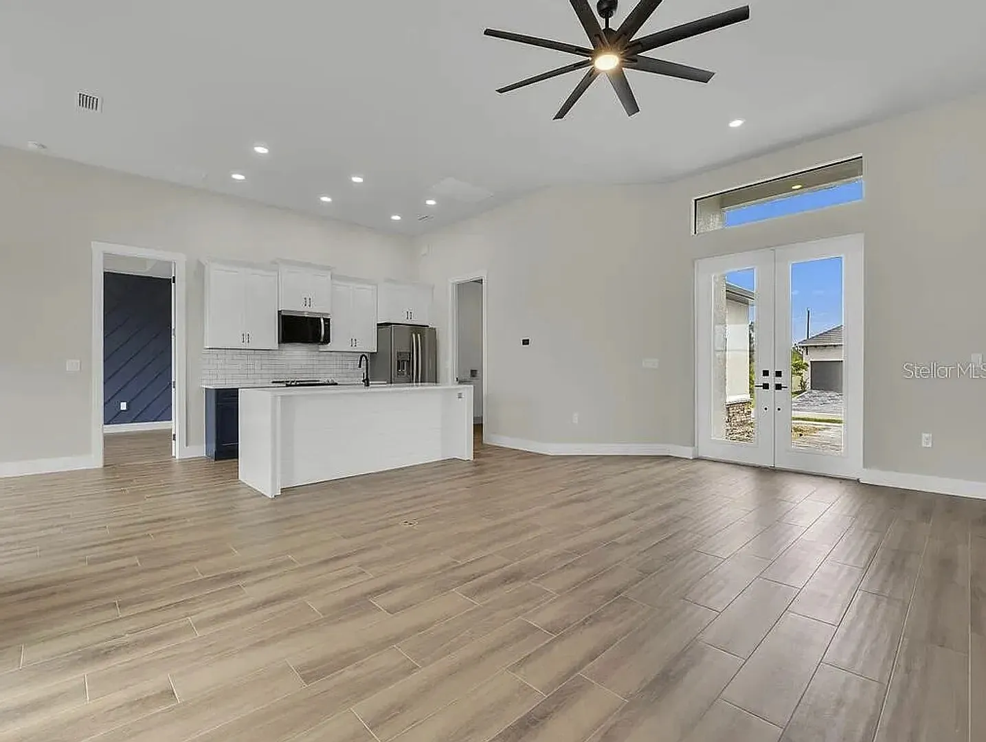 4 bed, 2.0 bath, 2830 sqft, $2,695 — Photo 4