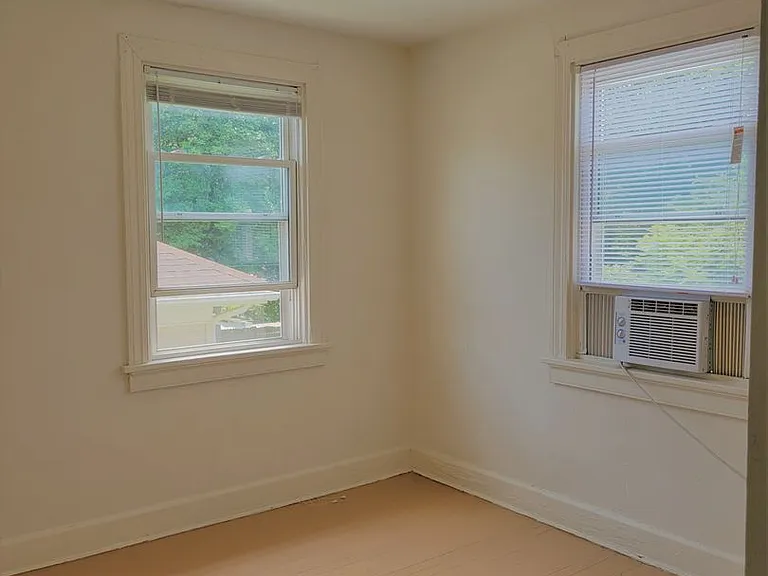 1315 Byron St — Photo 18