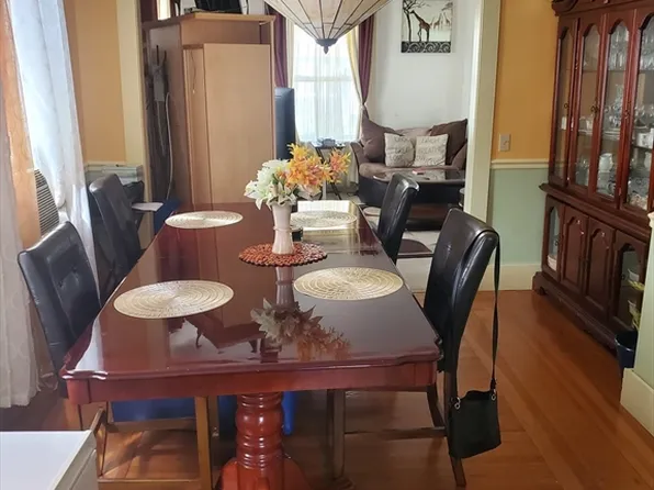 370 University Ave, Lowell, MA 01854