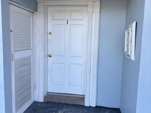 1800 NE 170th St, North Miami Beach, FL 33162