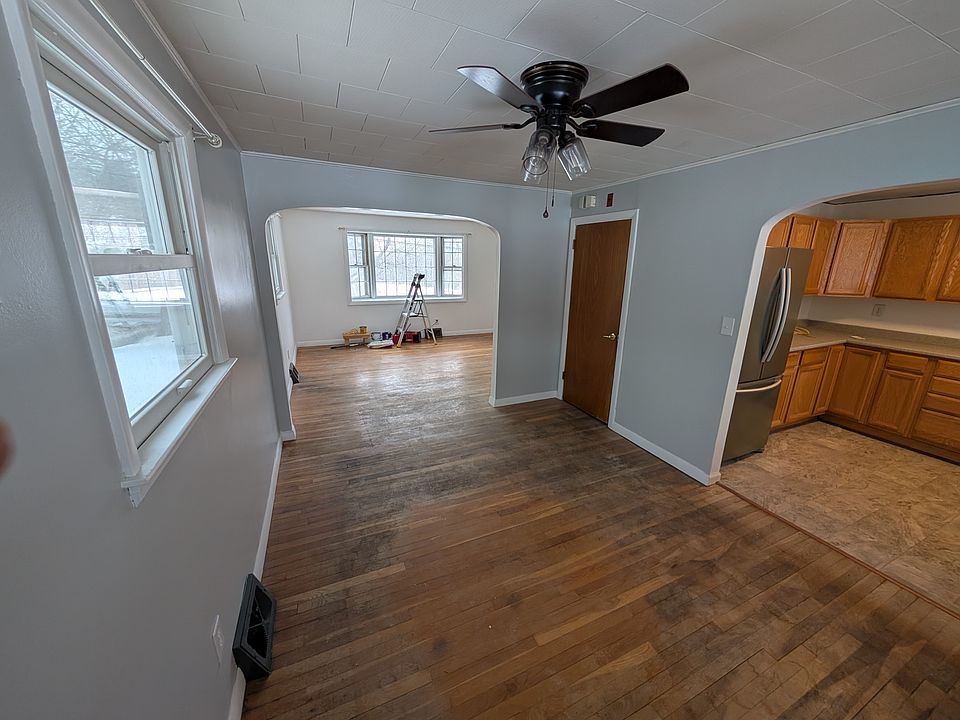 1st image of 622 Essex St