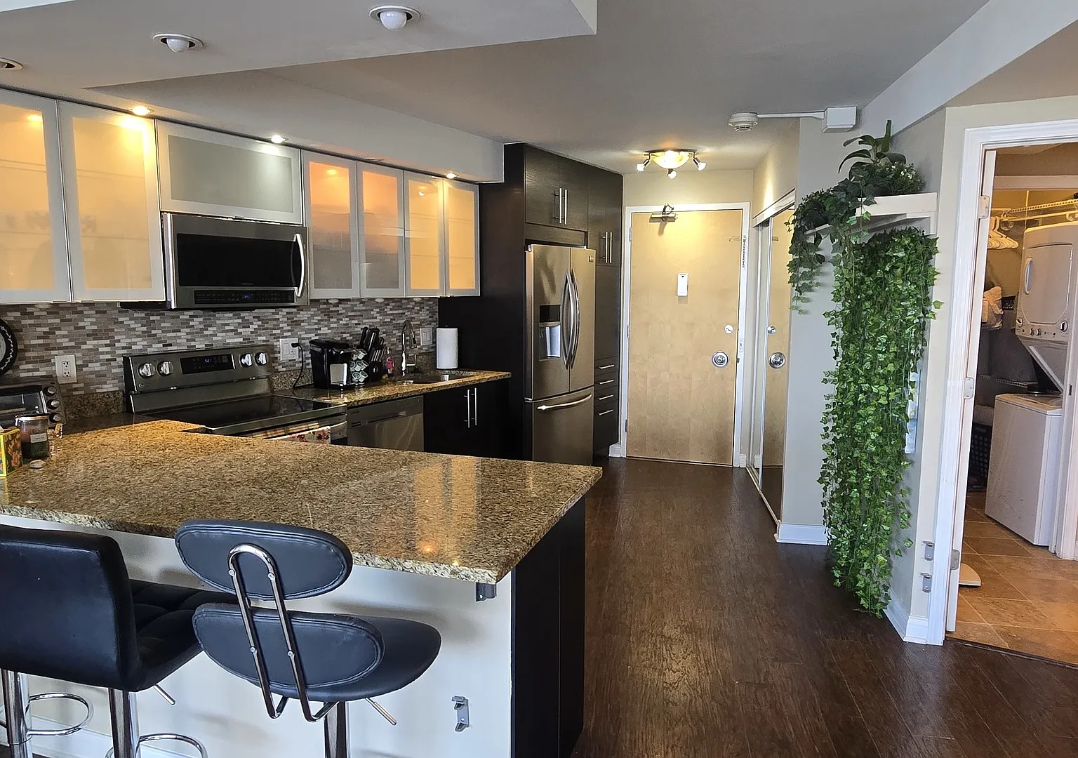 1 bed, 725 sqft, $3,000 — Photo 3