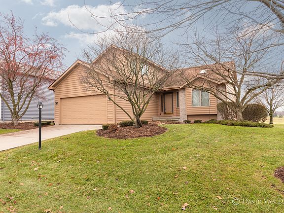 2nd image of 6997 Fairway Vista Dr SE #5