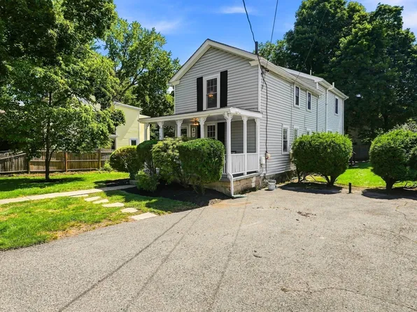 24 Richardson St, Winchester, MA 01890