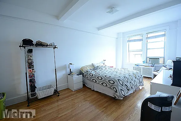 Rented by Mdrn Residential | media 9