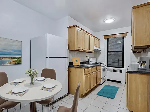 1 West 126th Street image 4 of 11