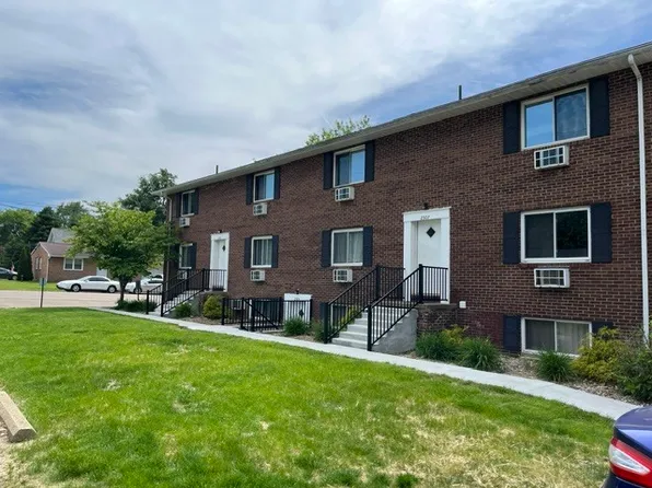 2303 Demington Ave NW, Canton, OH 44708