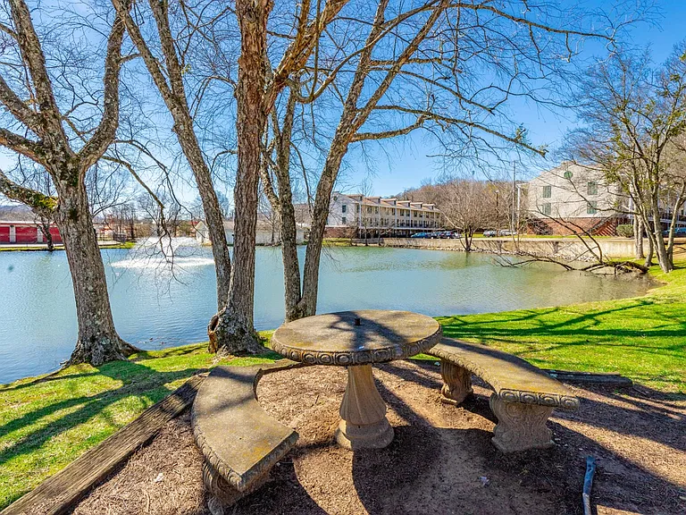 900 Mountain Creek Rd #J131 — Photo 27