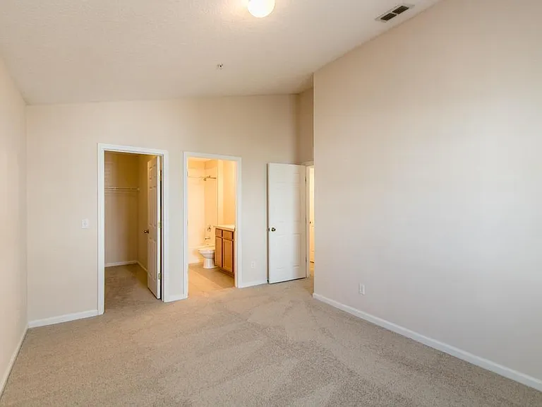 575 Oakleaf Plantation Pkwy #716 — Photo 7